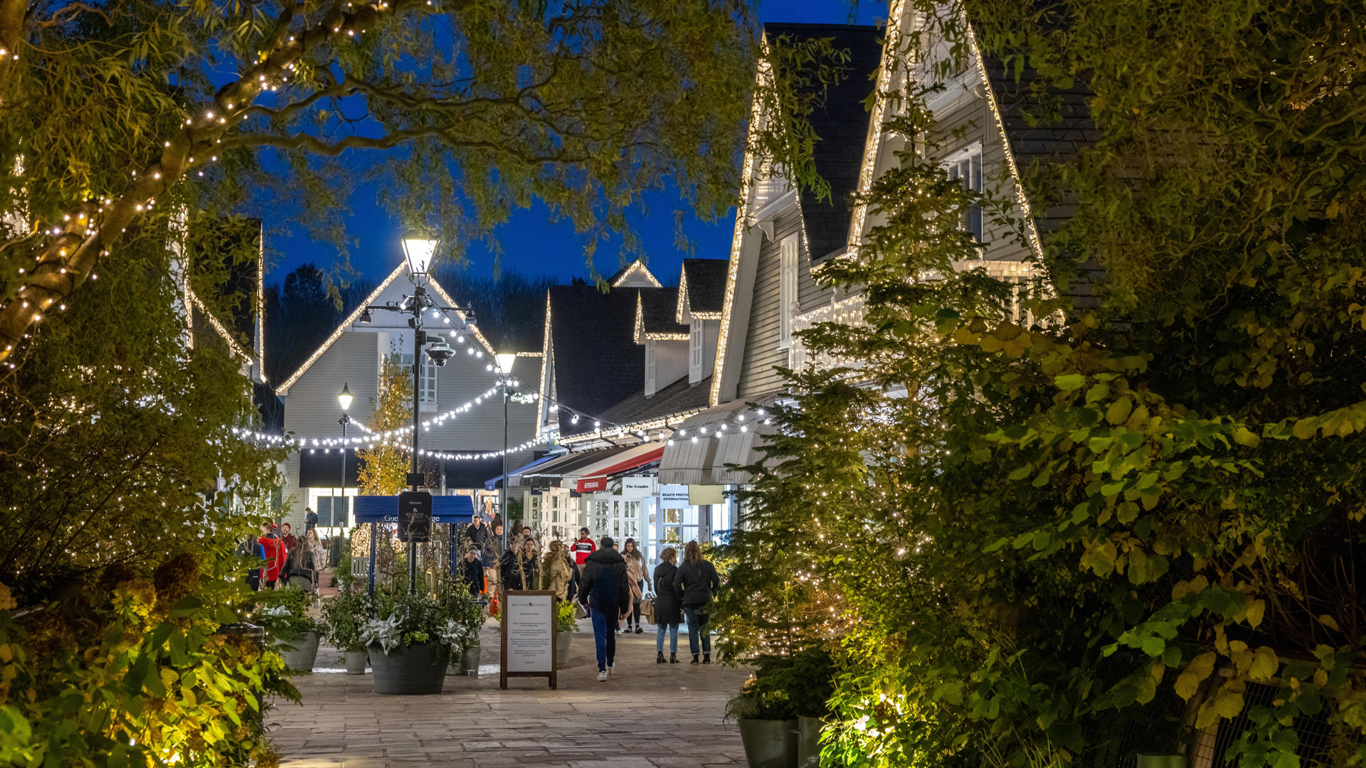 bicester shopping village Christmas 2022