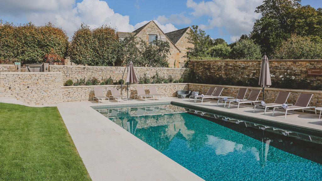 Temple Guiting Manor & Barn