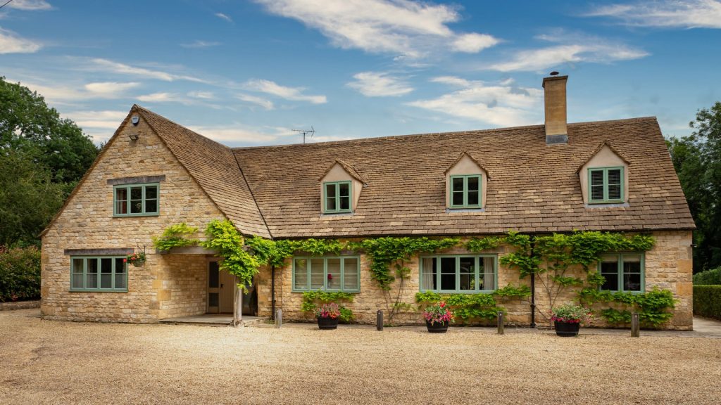 Pheasant Hill Temple Guiting