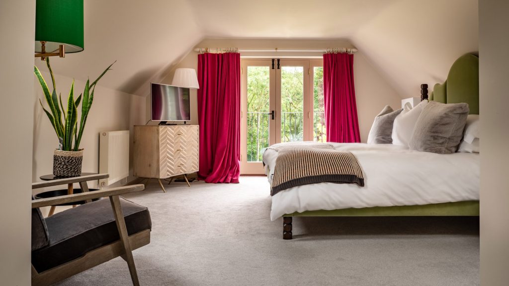 Pheasant Hill Temple Guiting