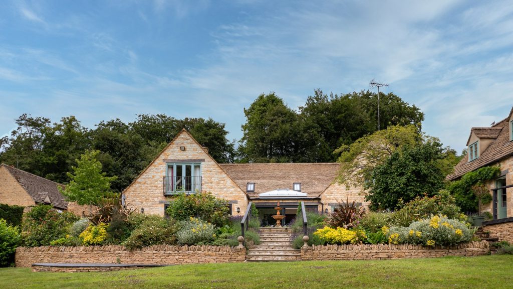 Pheasant Hill Temple Guiting