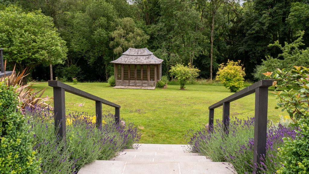 Pheasant Hill Temple Guiting
