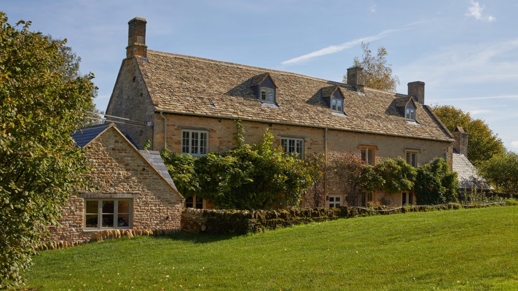 farmhouse lawn