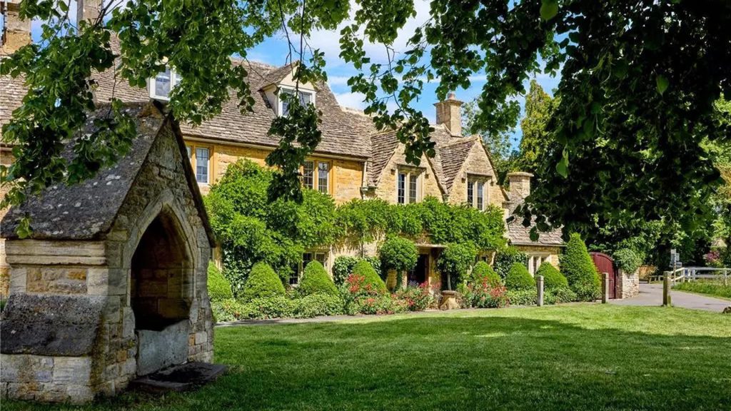 Brook House Lower Slaughter