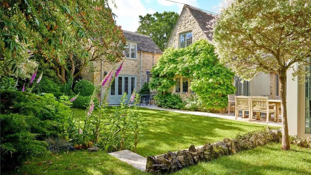 Brook House Lower Slaughter
