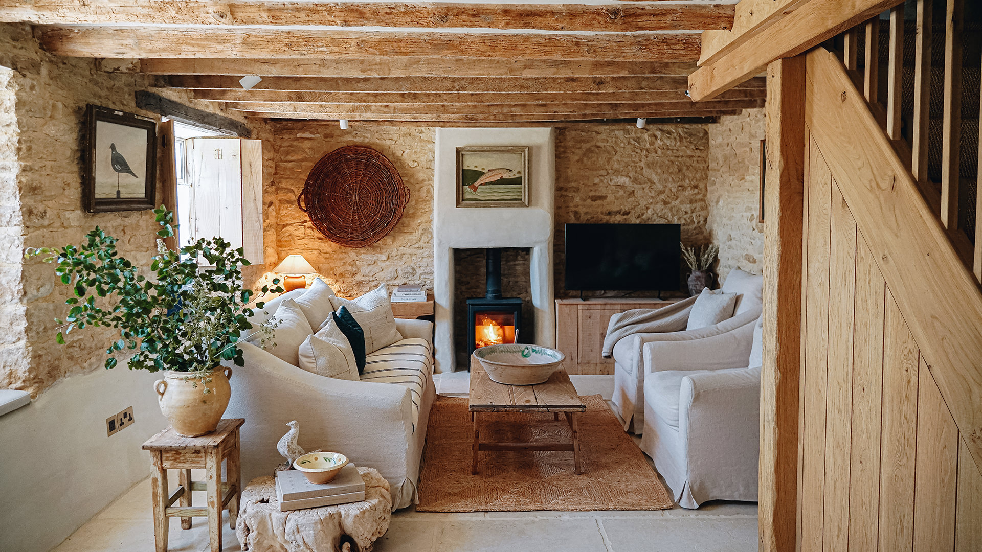 the little cottage on the green kingham 3