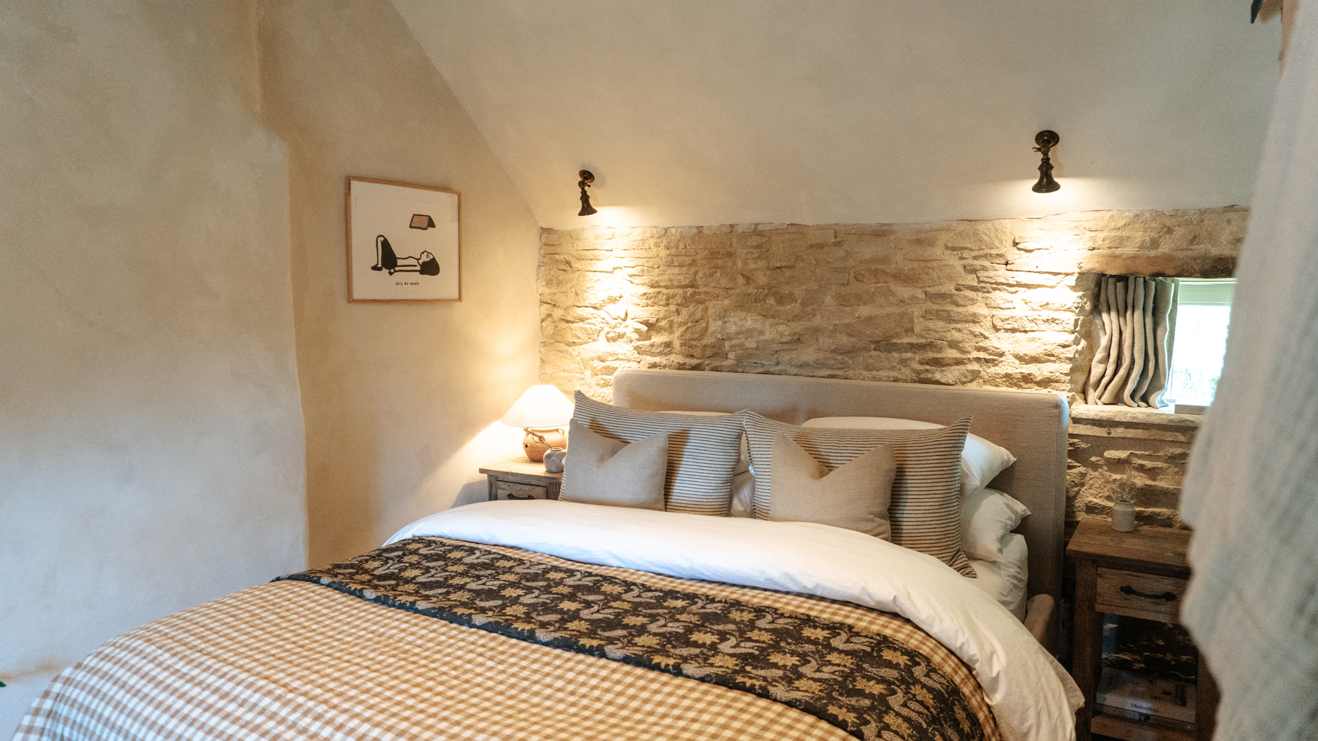 the little cottage on the green kingham bedroom