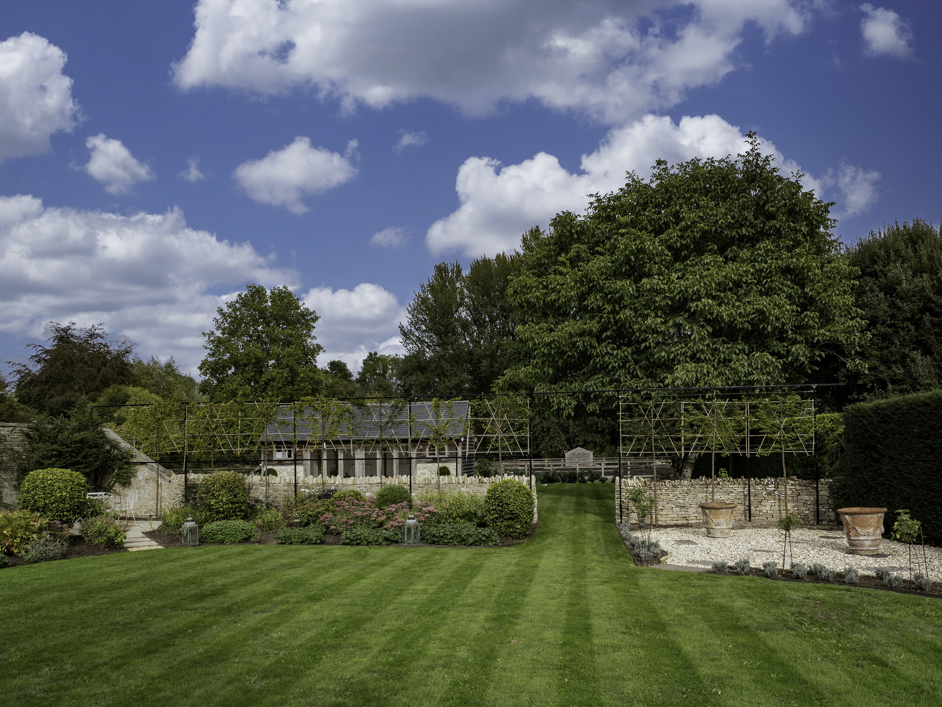 Brook House Ewen 9