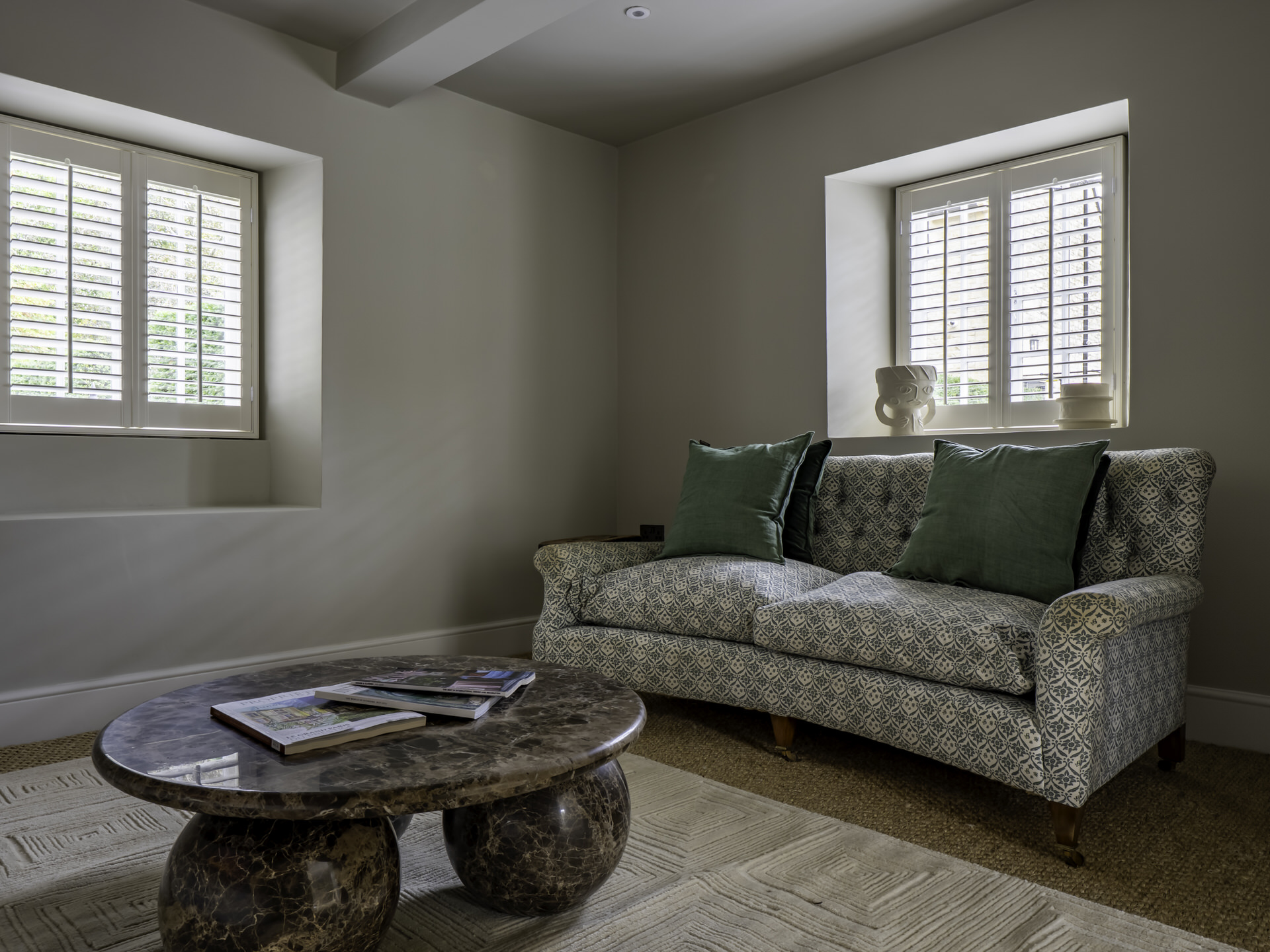 Brook House Ewen 75
