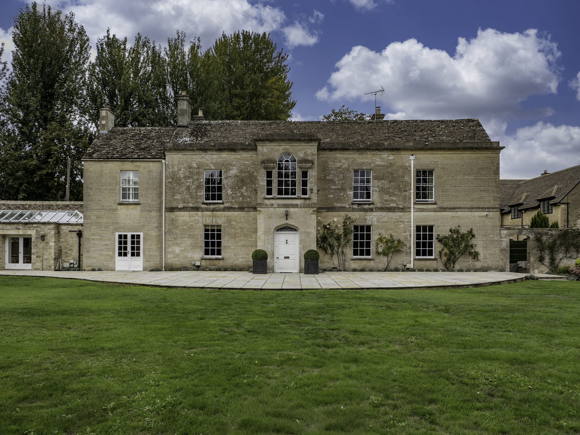 Brook House Ewen 3