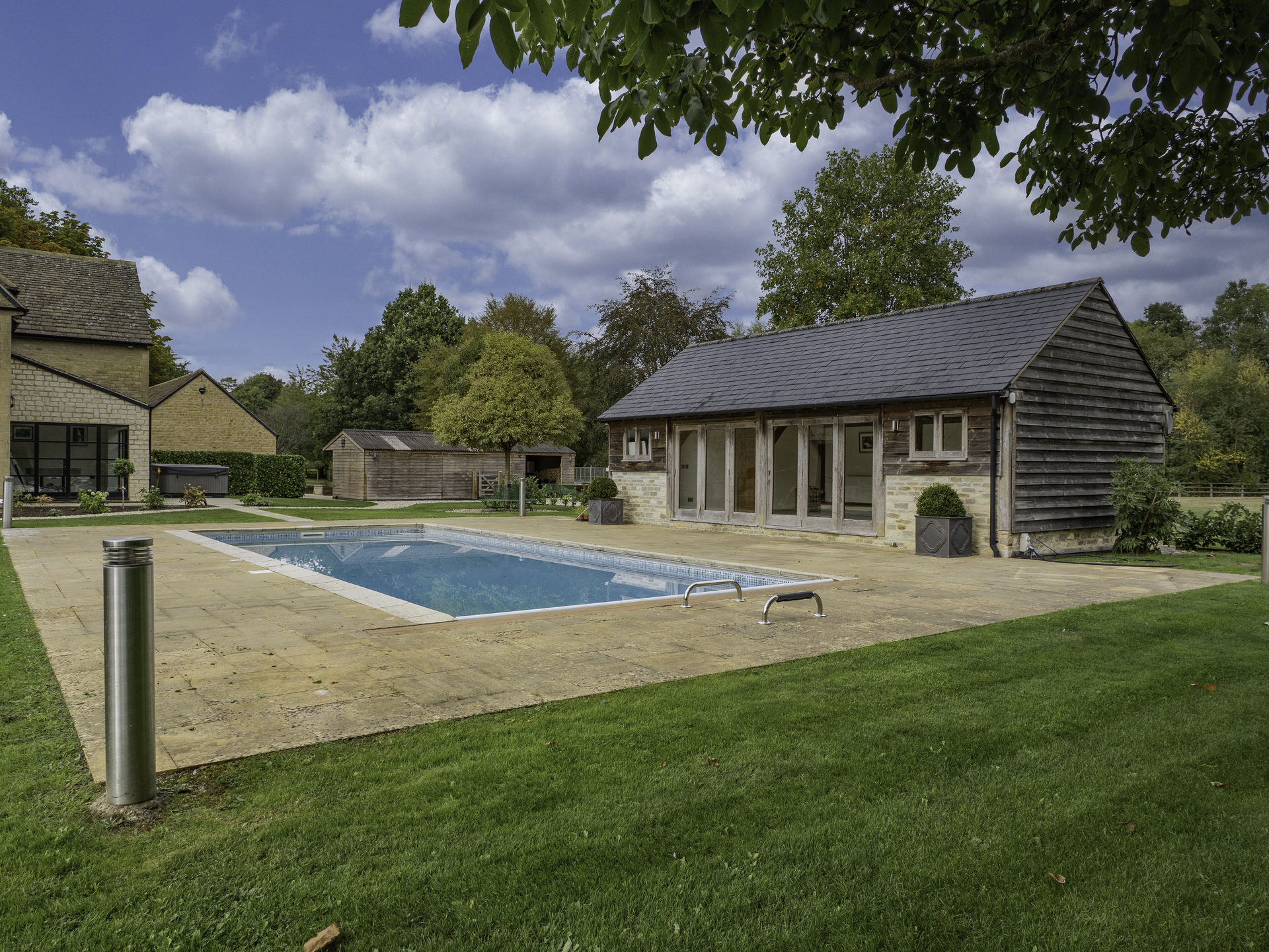 Brook House Ewen 15