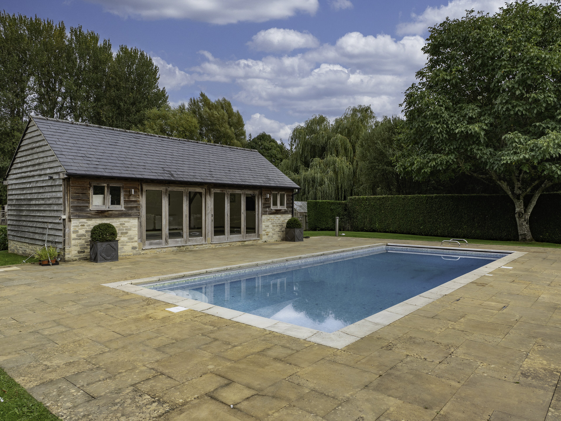 Brook House Ewen 12