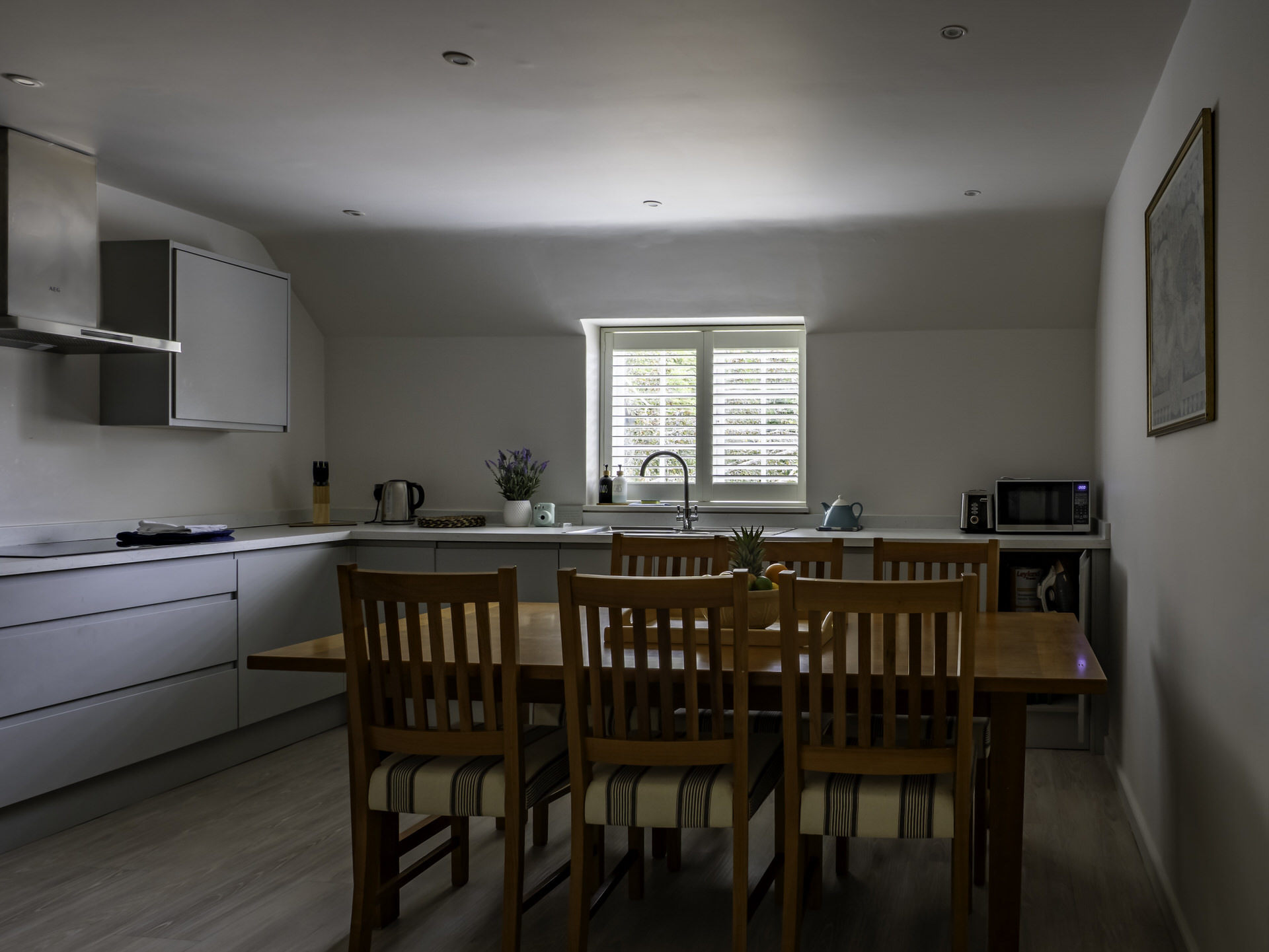 Brook House Ewen 118